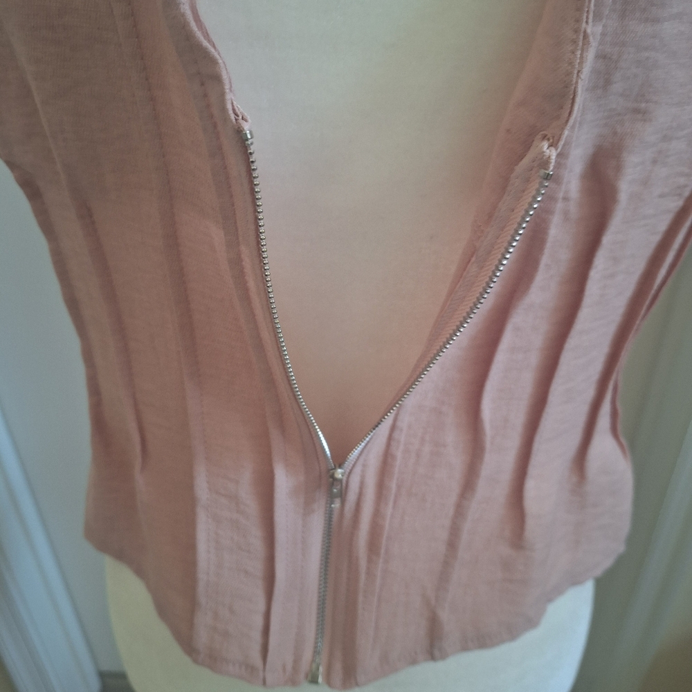 Elegant Light Pink Sleeveless Top Size L - Picture 5 of 6